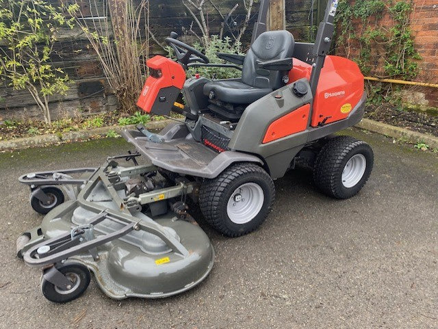 Husqvarna P525D Commercial Diesel Ride on Mower with Combi 155cm Outfront Mower Deck