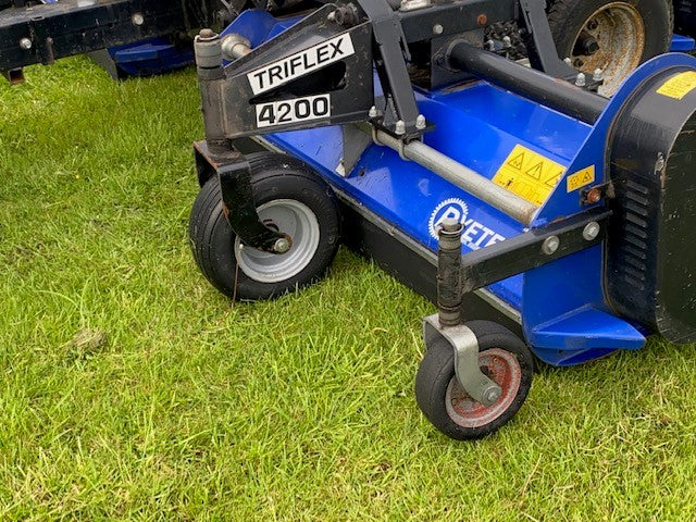 Ryetec Triflex 4200 Triple Flail Mower, Batwing Flail mower