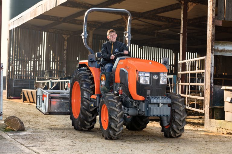 New Kubota L1522 Compact Tractor ROPS, Manual Transmission 4WD,  Kubota L1-522 "L1 Series"